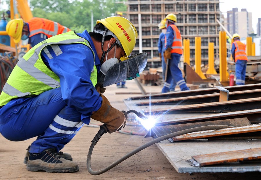 Construction worksite power use